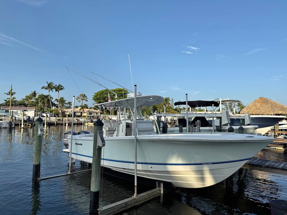 2014 Regulator 28 CC — Twin Yamaha 300s | Garmin Electronics | Lift Kept | Immaculately Maintained for sale in Boynton Beach, FL