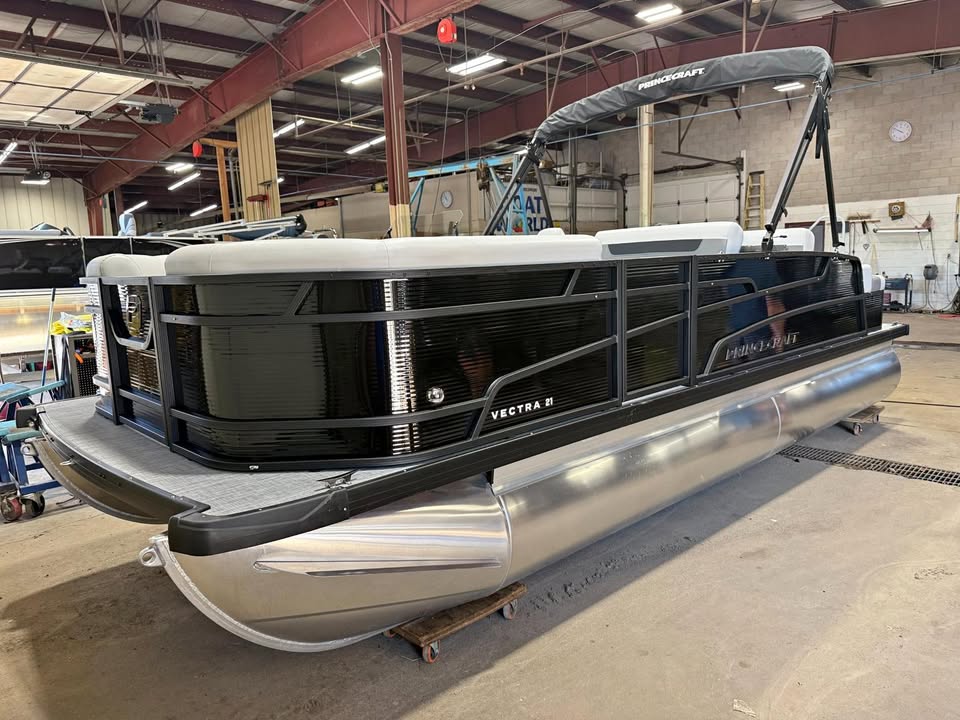 2026 Princecraft Vectra 21 RL Dinette Swingback **Blackout Package** for sale in Cedar, MN