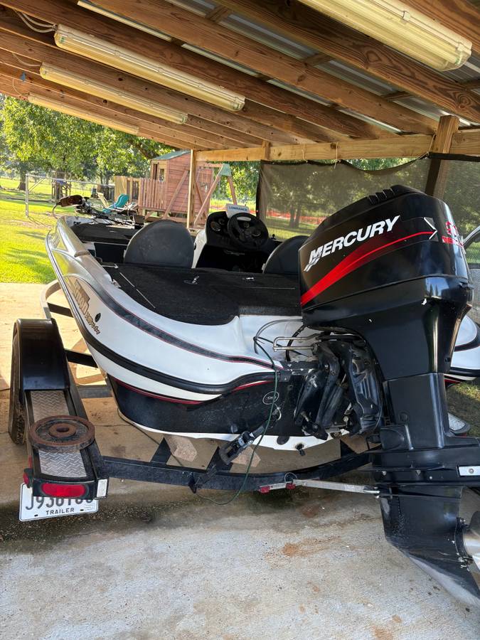 Triton Bass Boat for sale in Clinton
