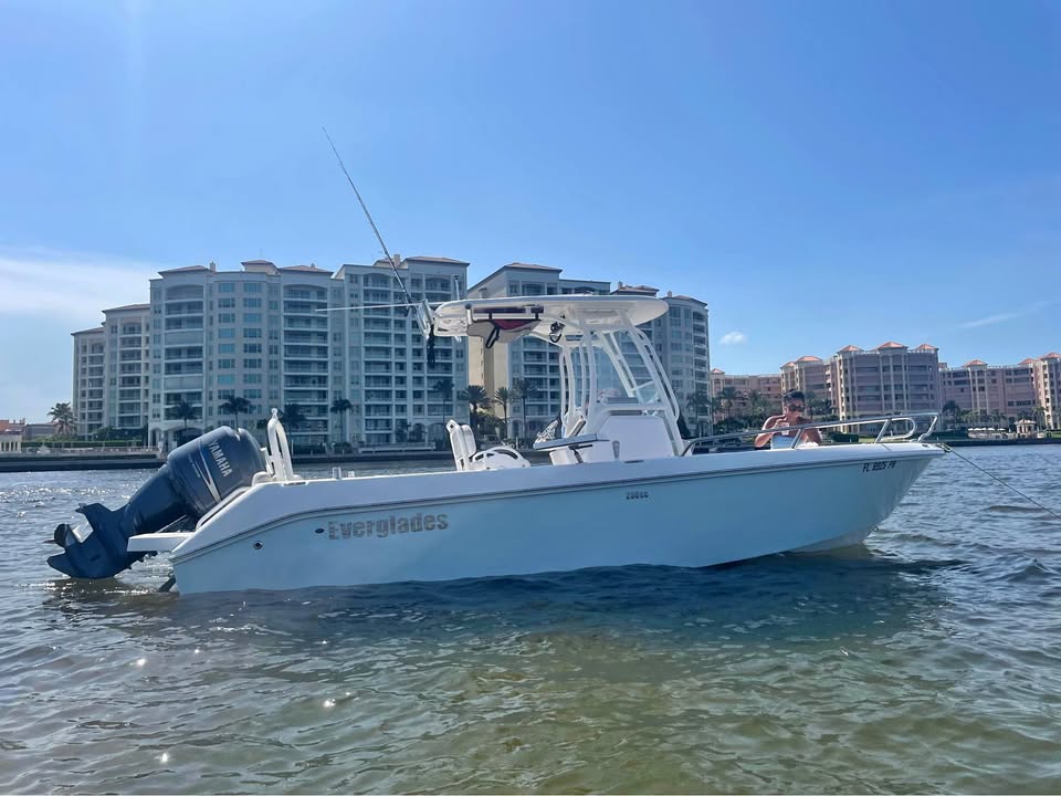 2011 Everglades 230cc for sale in Hollywood, FL