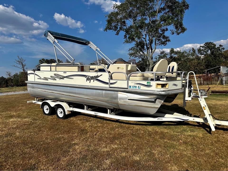 2006 Voyager Super Center Pontoon Boat for sale in Peggs, OK