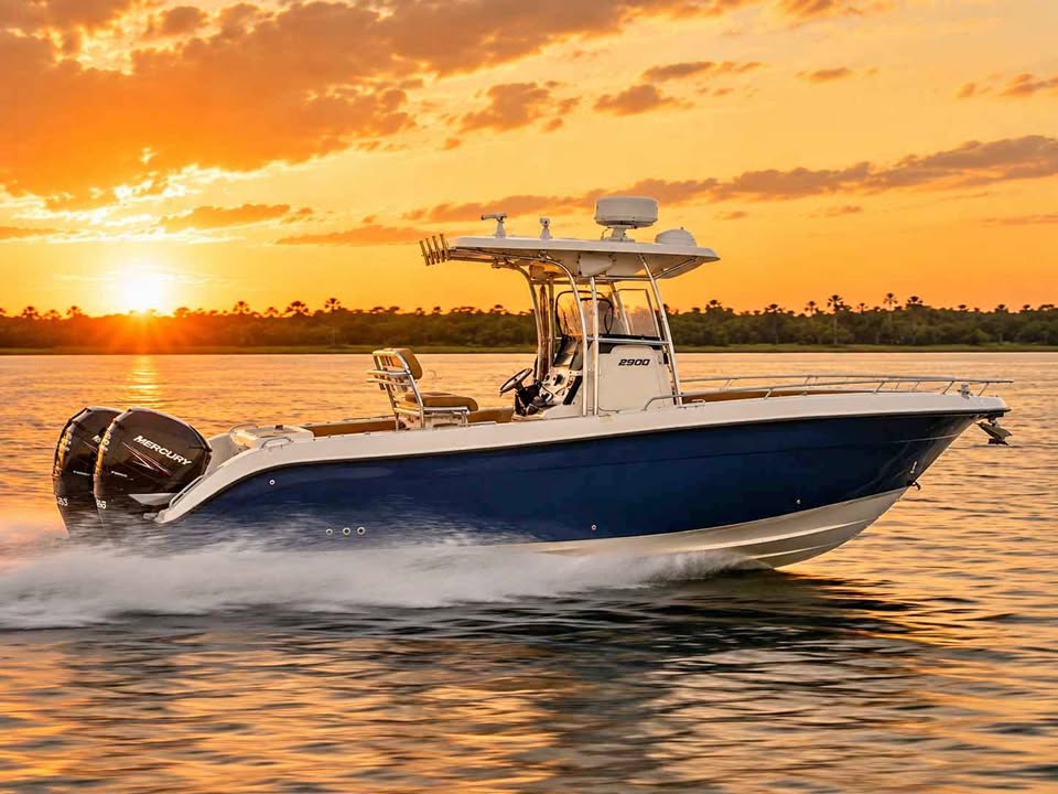2005 Century 2900 CC – Twin 300 Verados (400hrs) – Garmin Radar/Autopilot – SeaDek – Loaded for sale in Homosassa, FL