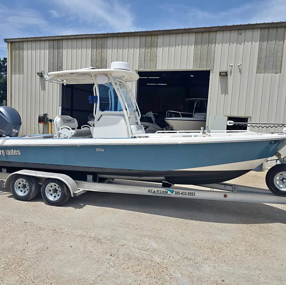 2012 Everglades 243 CC for sale in Metairie, LA