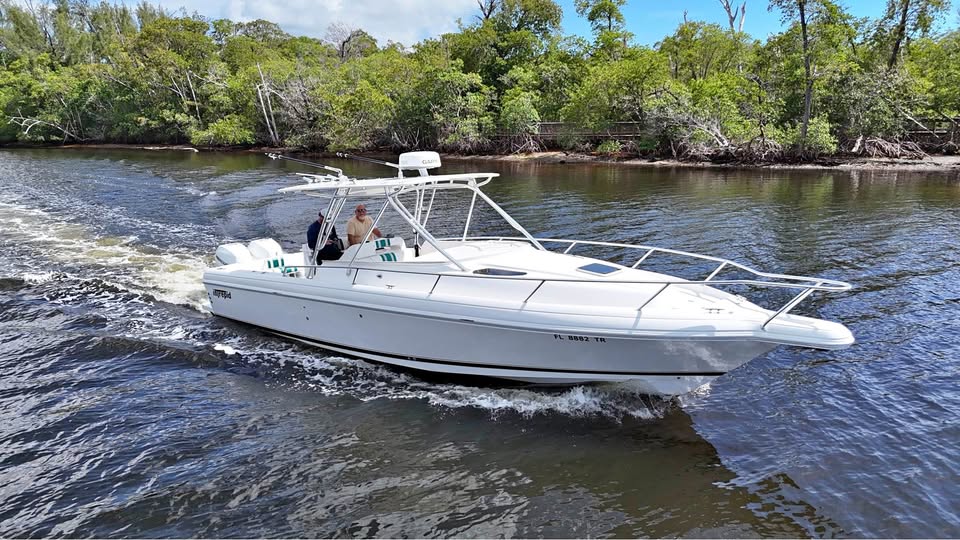 2004 Intrepid 348 walkaround for sale in Deerfield Beach, FL