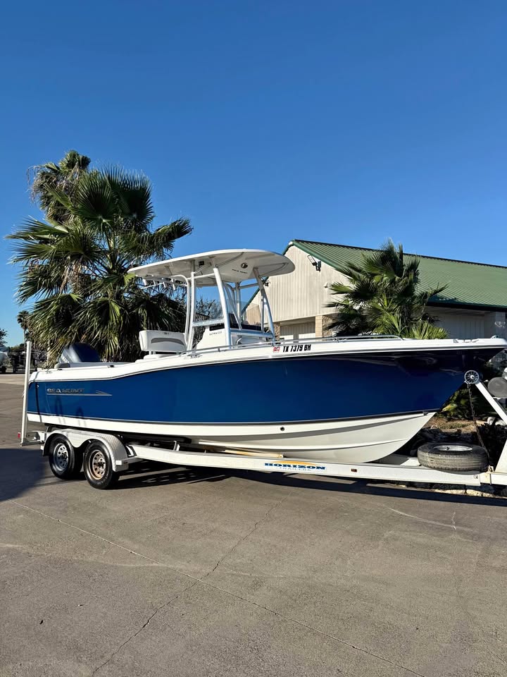 2011 Sea hunt 232 ultra for sale in Hitchcock, TX