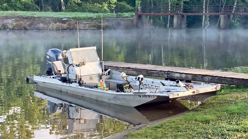 1998 23ft Aluminum boat for sale in Mason, TN