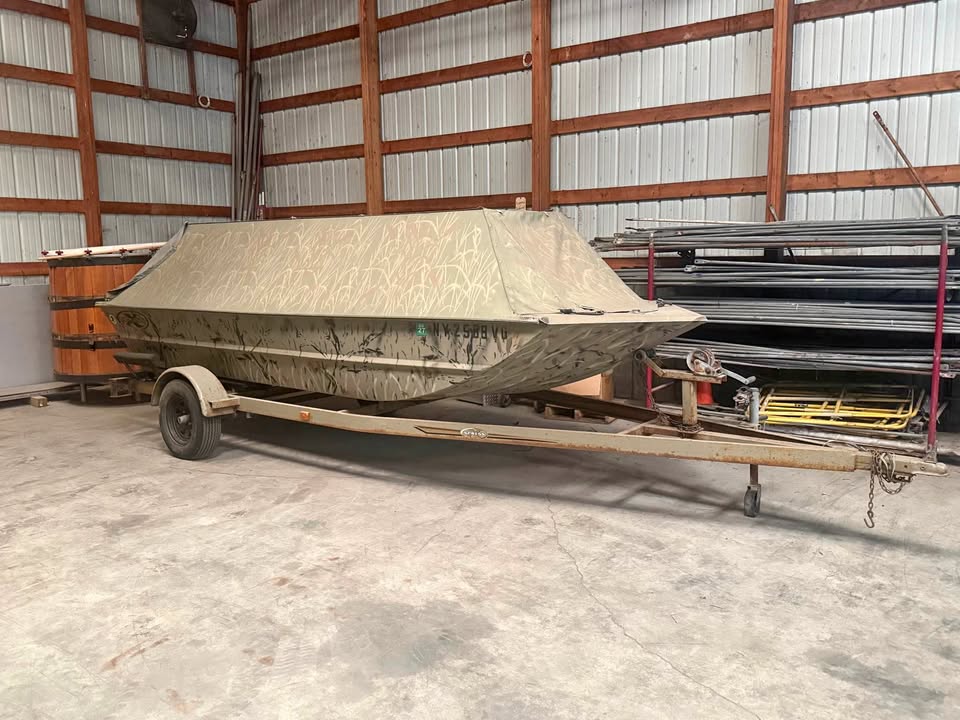 Xpress 18' aluminum duck boat for sale in Rochester, NY