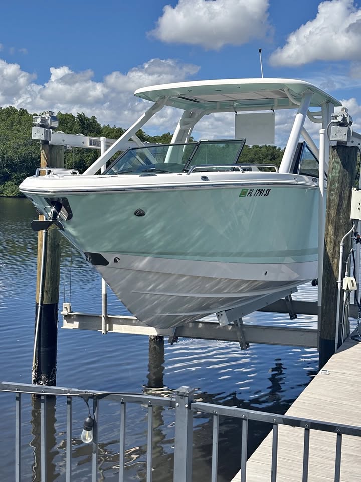 2021 Chaparral 280 OSX — Twin Yamaha F200s, Only 105 Hours for sale in St Petersburg, FL