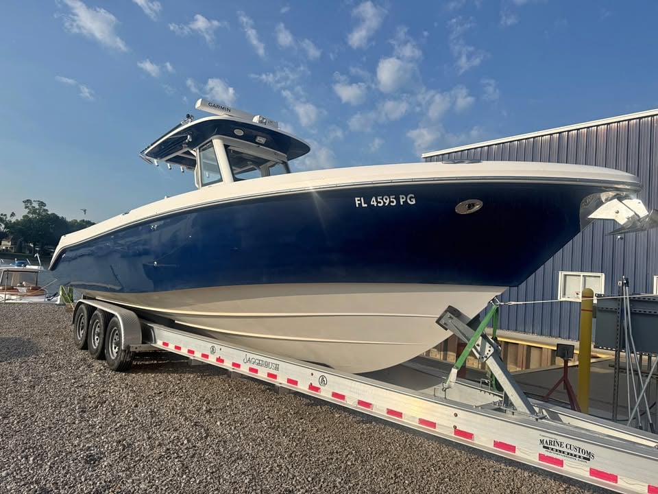 2012 EVERGLADES 325 CENTER CONSOLE~TWIN 300HP YAMAHA~W/TRAILER~TRUENORTHYACHT.COM for sale in Sandusky, OH
