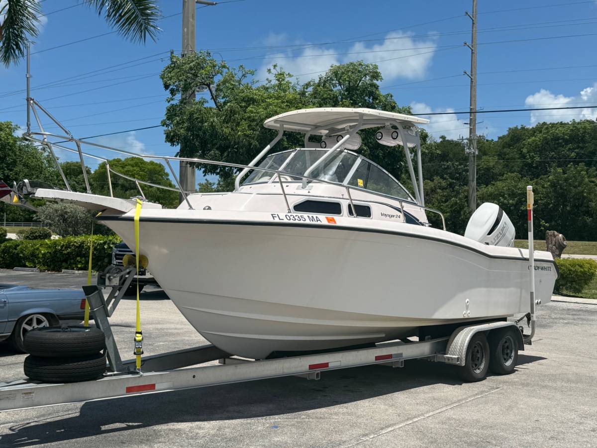 BEAUTIFUL GRADY WHITE 248 VOYAGER W/ NEW SUZUKI 300 HP for sale in keys