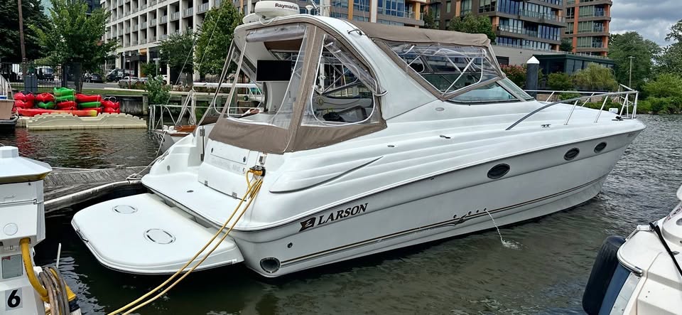 2004 Larson 370 cabrio for sale in Washington, DC