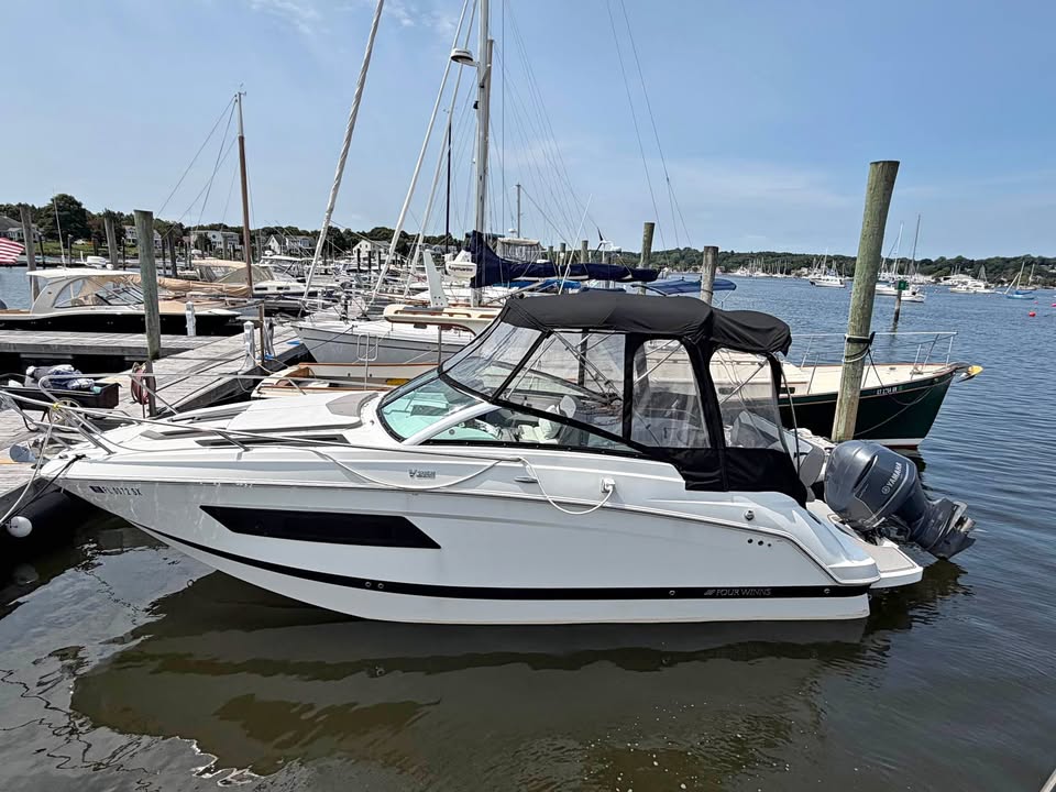 2020 Four Winns Vista 255 Outboard for sale in Mystic, CT