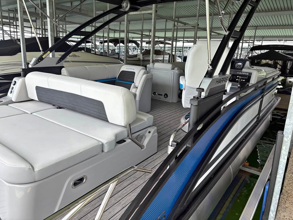 28’ Harris Tri-Toon Solstice for sale in Lenoir City, TN