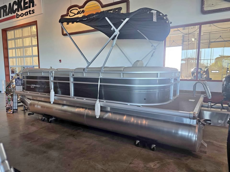 2025 Sun Tracker PARTY BARGE 20 DLX for sale in Clarksville, IN