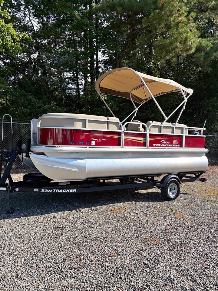 2025 Sun Tracker Party Barge 18 DLX for sale in Ashland, VA