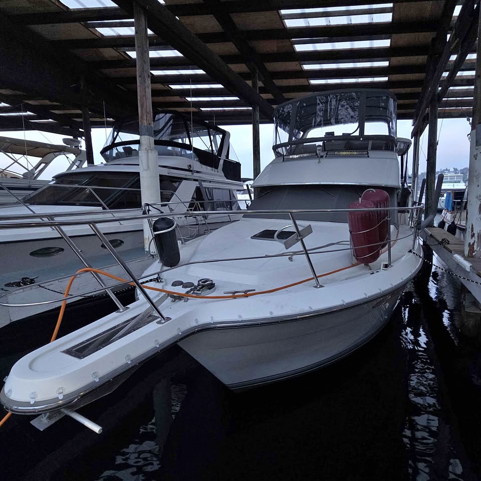 42 foot 1993 Carver 390 CPMY motor yacht for sale in Freeland, WA