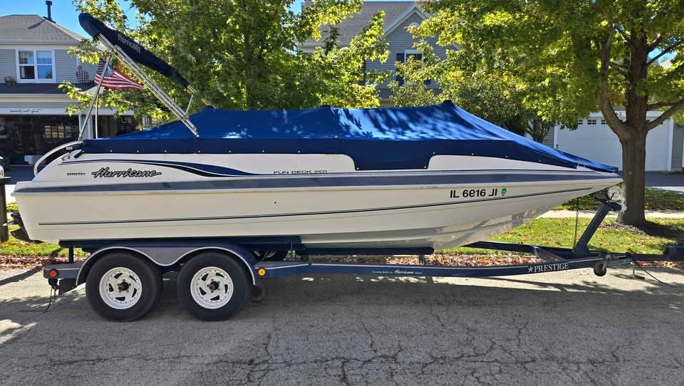 2000 Hurricane Fundeck 201 for sale in Wauconda, IL