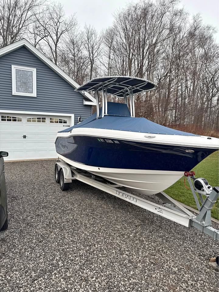 Robalo Center Console Boat with Yamaha 200 Engine for sale in NY