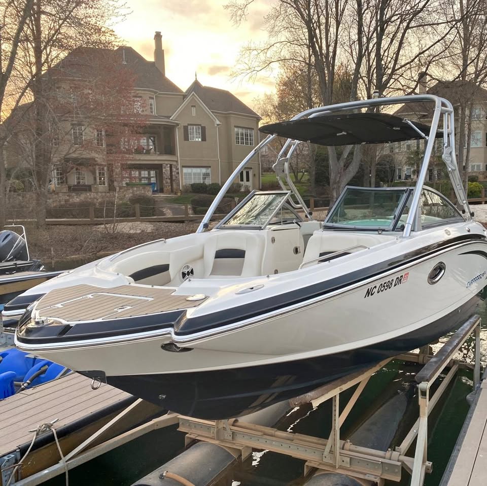2010 Chapparal 244 sunesta with aluminum wake tower, 5.7 Volvo Penta Duo Prop for sale in Mooresville, NC