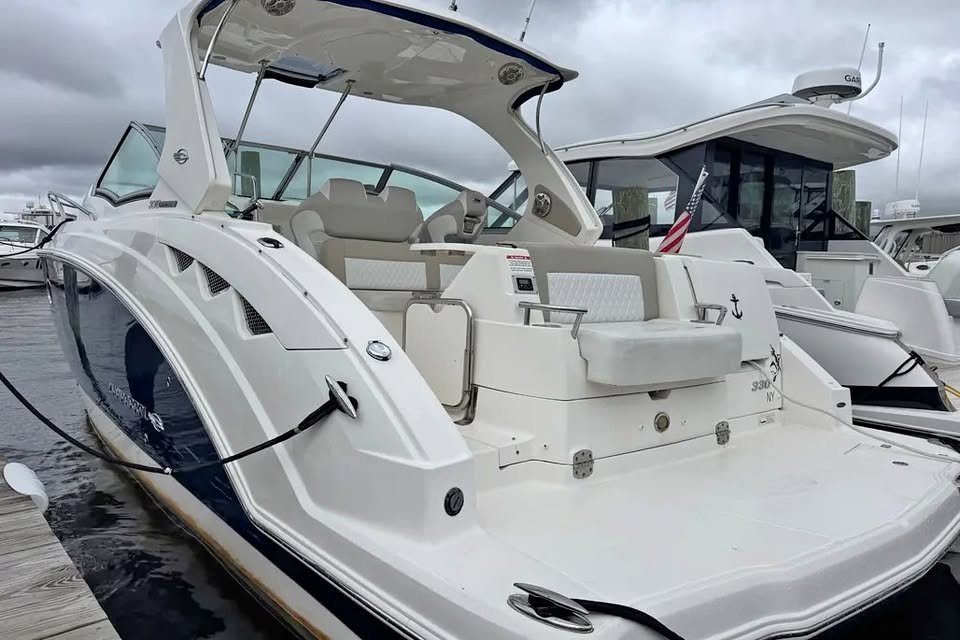2013 Chaparral 330 Signature| 34' for sale in Babylon, NY