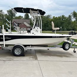 2017 Nautic Star 1810 bay for sale in Flat Rock, MI