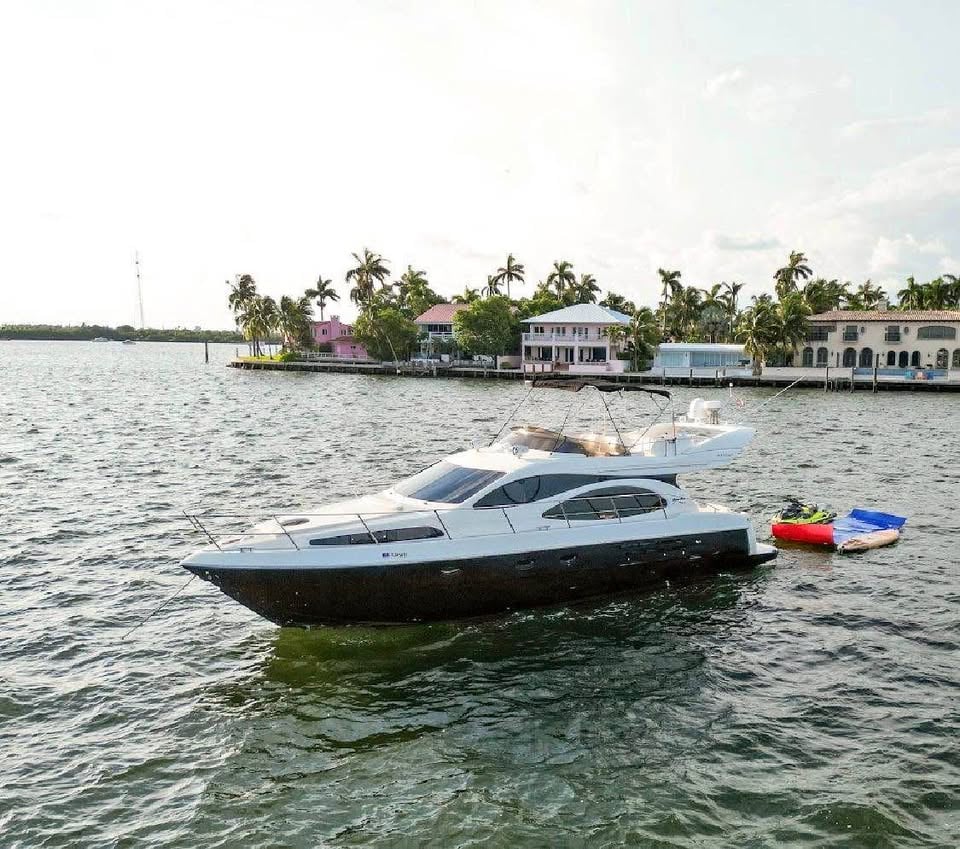1999 Azimut motor yacht for sale in Miami, FL