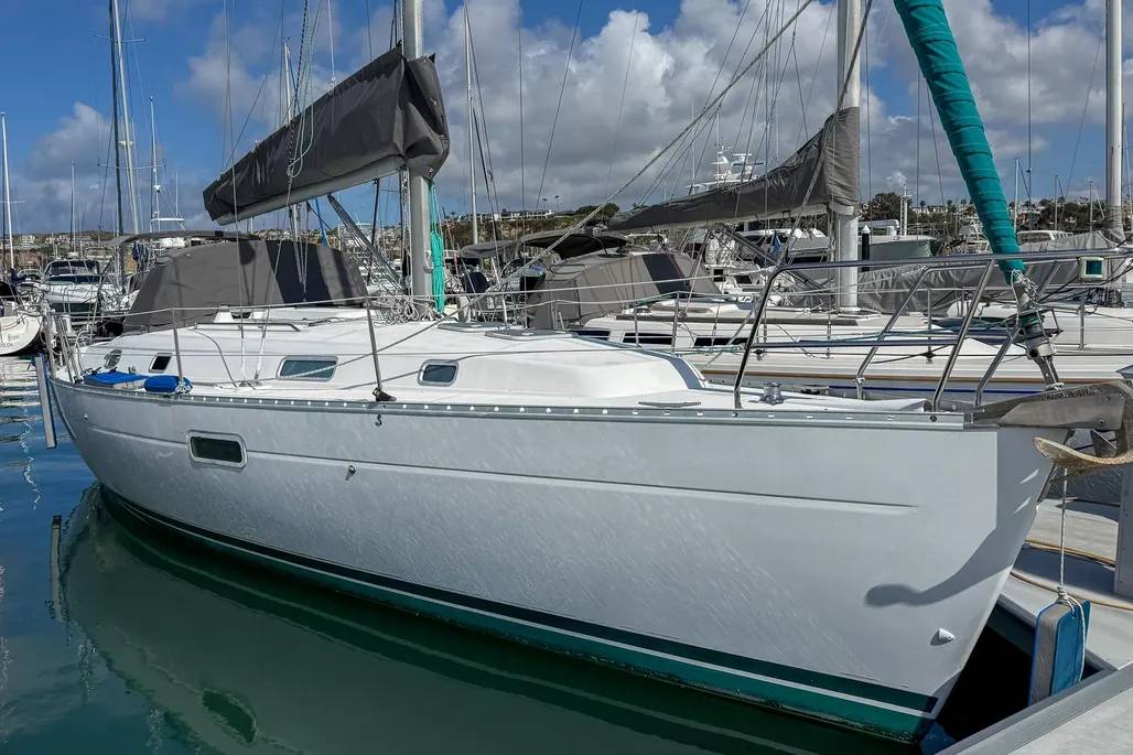 37 ft sailboat Beneteau Oceanis 361 for sale in orangecounty
