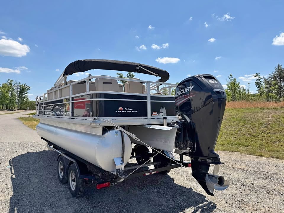 2019 Sun Tracker 20 - dlx pontoon for sale in Richmond, VA