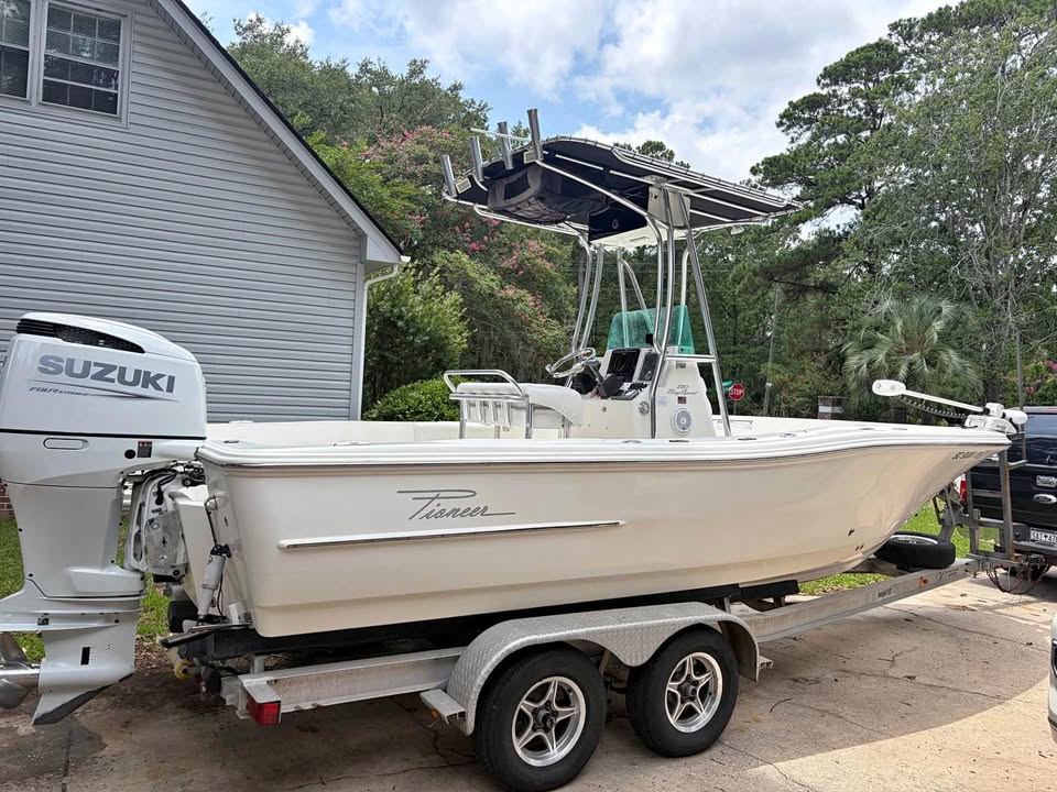 2008 Pioneer 220 baysport for sale in Charleston, SC