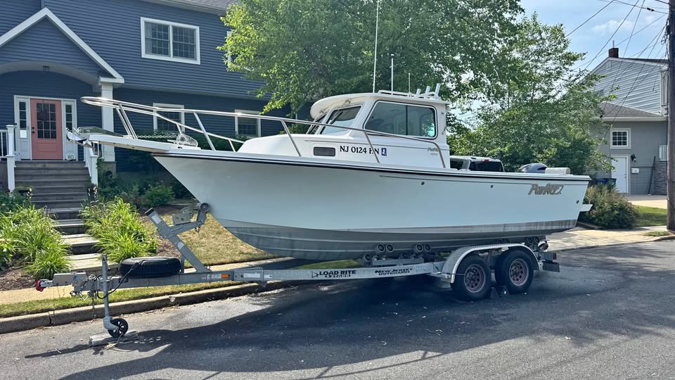 Parker boat 2019 Parker 2120 Sport Cabin (SC) – Yamaha F150 with only 116 Hours – Excellent Conditio for sale in Oceanport, NJ