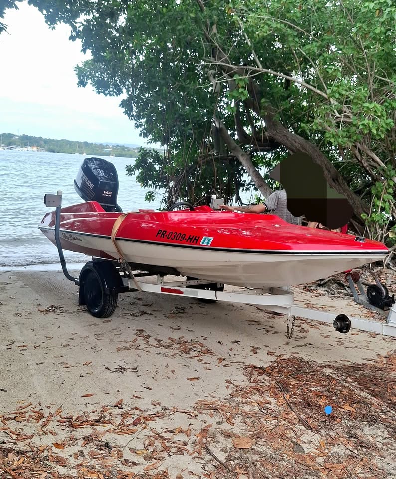 Glastron 15" for sale in Cabo Rojo, PR