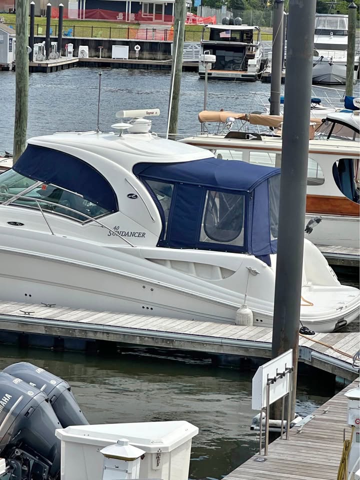 2007 **Excellent Options ** Turnkey ‘07 40 sundancer loaded for sale in Stamford, CT