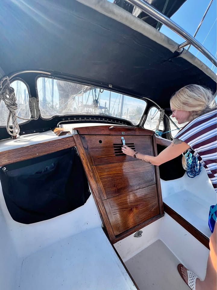 1983 Sparkman & Stephens Catalina 38 Sailboat for sale in Portland, OR