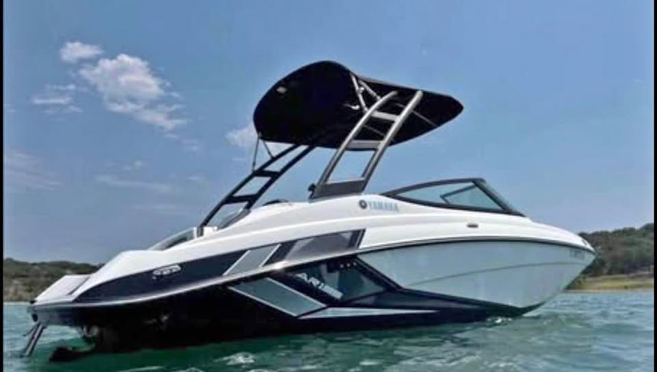 2018 Yamaha AR195 19’ Jet Boat (1 Owner) for sale in Shirley, MA