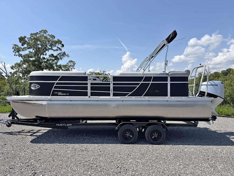 2026 Landau 21' 140hp Tri-toon (Island Breeze 21C) for sale in Dandridge, TN