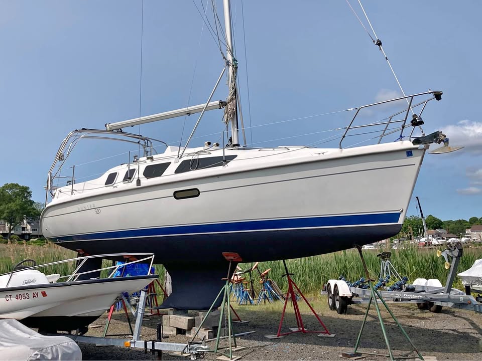 Hunter 320 Sailboat 2000 for sale in Branford, CT