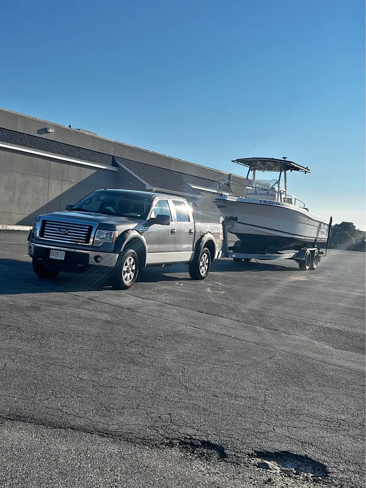 2002 Robalo R230 Center Console Boat for sale in Acushnet, MA
