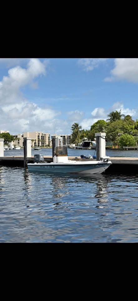 1990 16ft dolphin flats boat for sale in Tamarac, FL