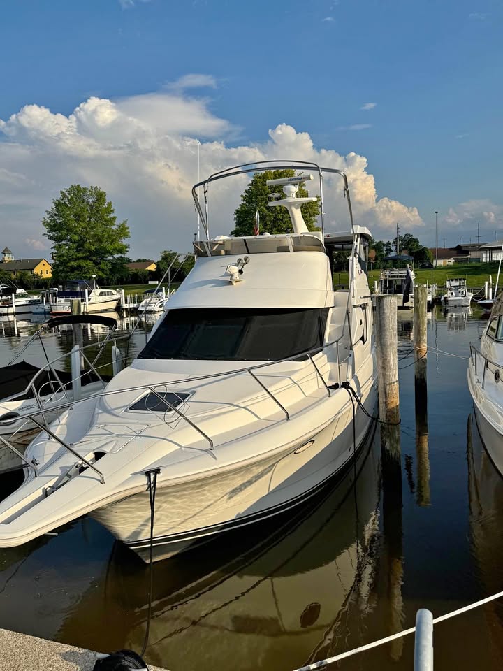 1998 Silverton 322 motor yacht for sale in Michigan City, IN
