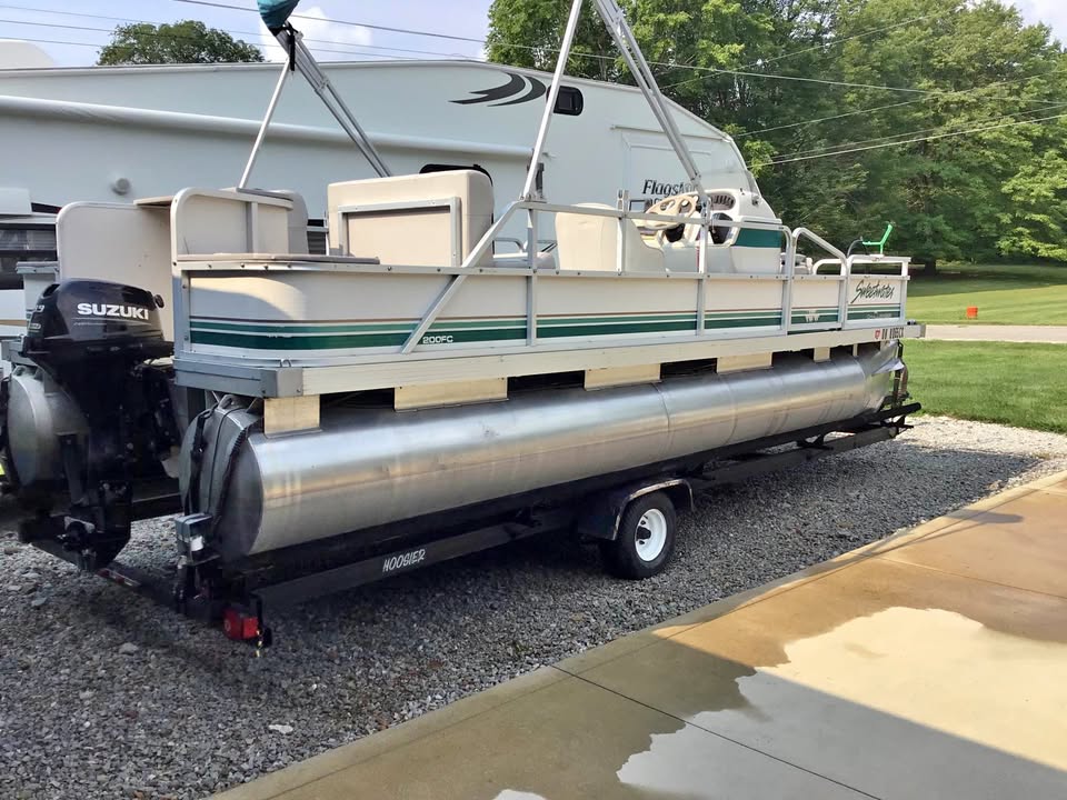 2000 Sweetwater challenger for sale in Mansfield, OH