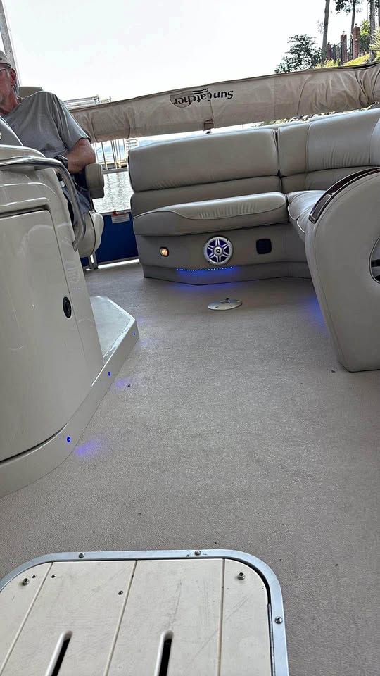 2014 Suncatcher 322 Elite for sale in Gilbertsville, KY