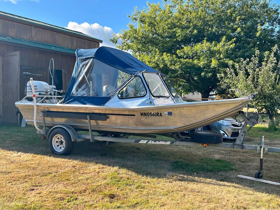 Wooldridge Alaskan fishing boat 17' with Johnson Jet Motor and Trailer - for sale in Olympia, WA