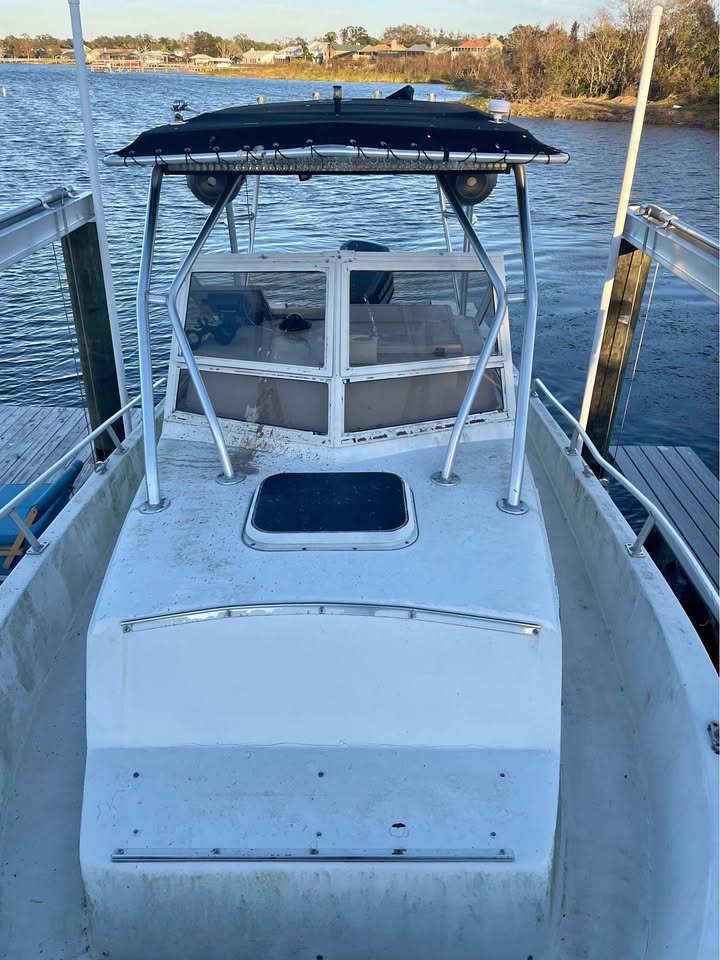 Mako 23’ cuddy cab for sale in Largo, FL