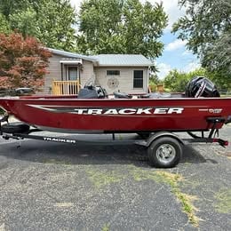 2025 Tracker Pro Guide V-16 SC for sale in Bloomington, IL