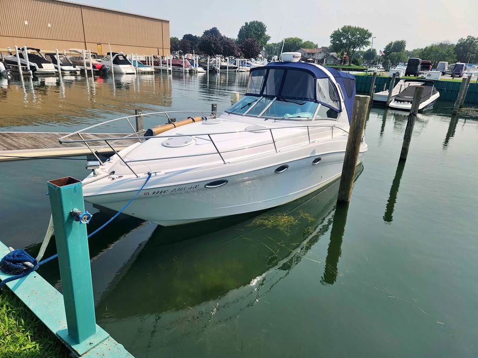 2007 Four winns 318 vista for sale in Columbus, MI