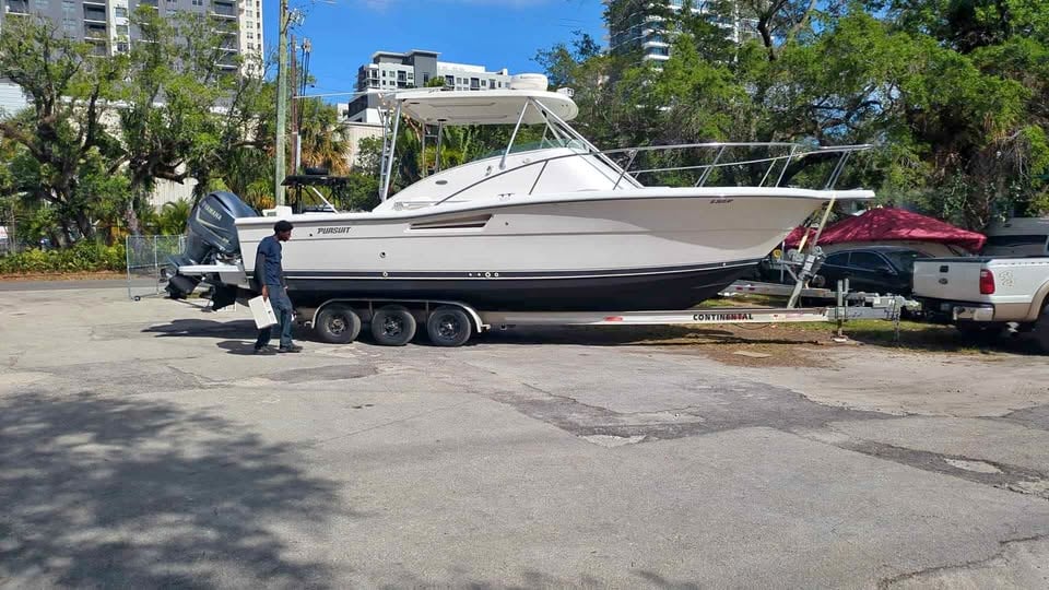 2004 Pursuit Offshore 3000 for sale in Weston, FL