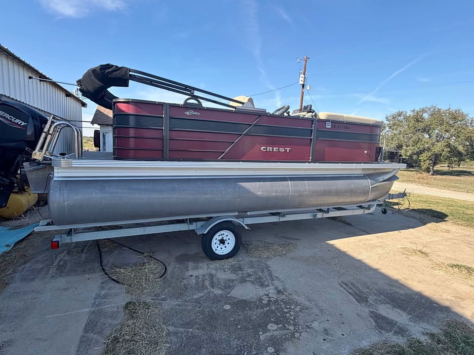 2021 Crest Classic LX 200 L Pontoon | 115 HP Mercury | Trailer for sale in Waxahachie, TX
