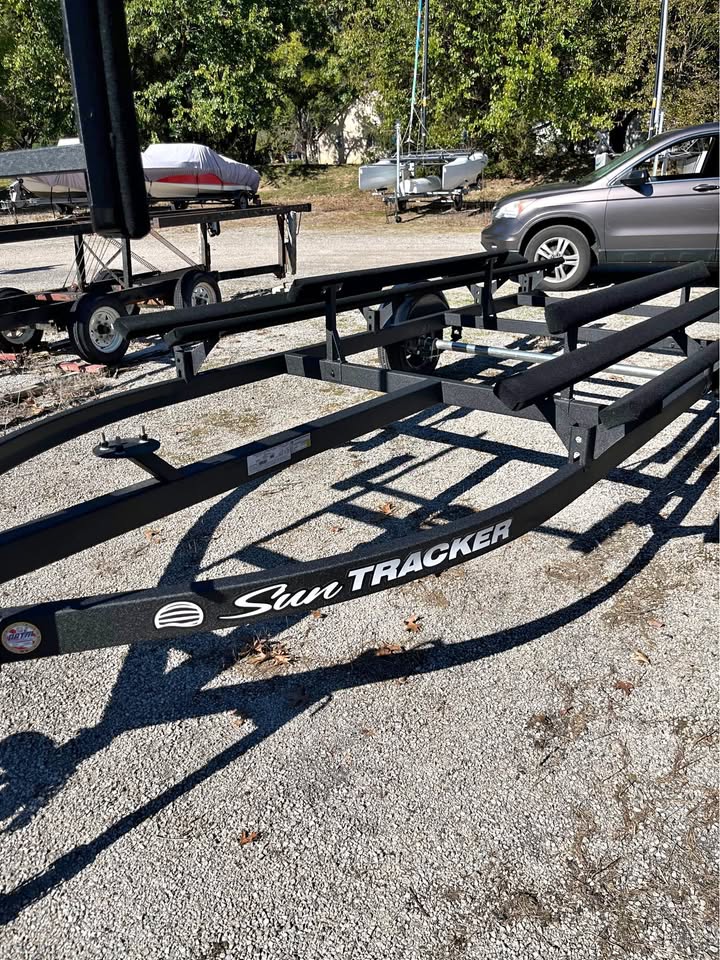 Suntracker pontoon boat for sale in Westerville, OH