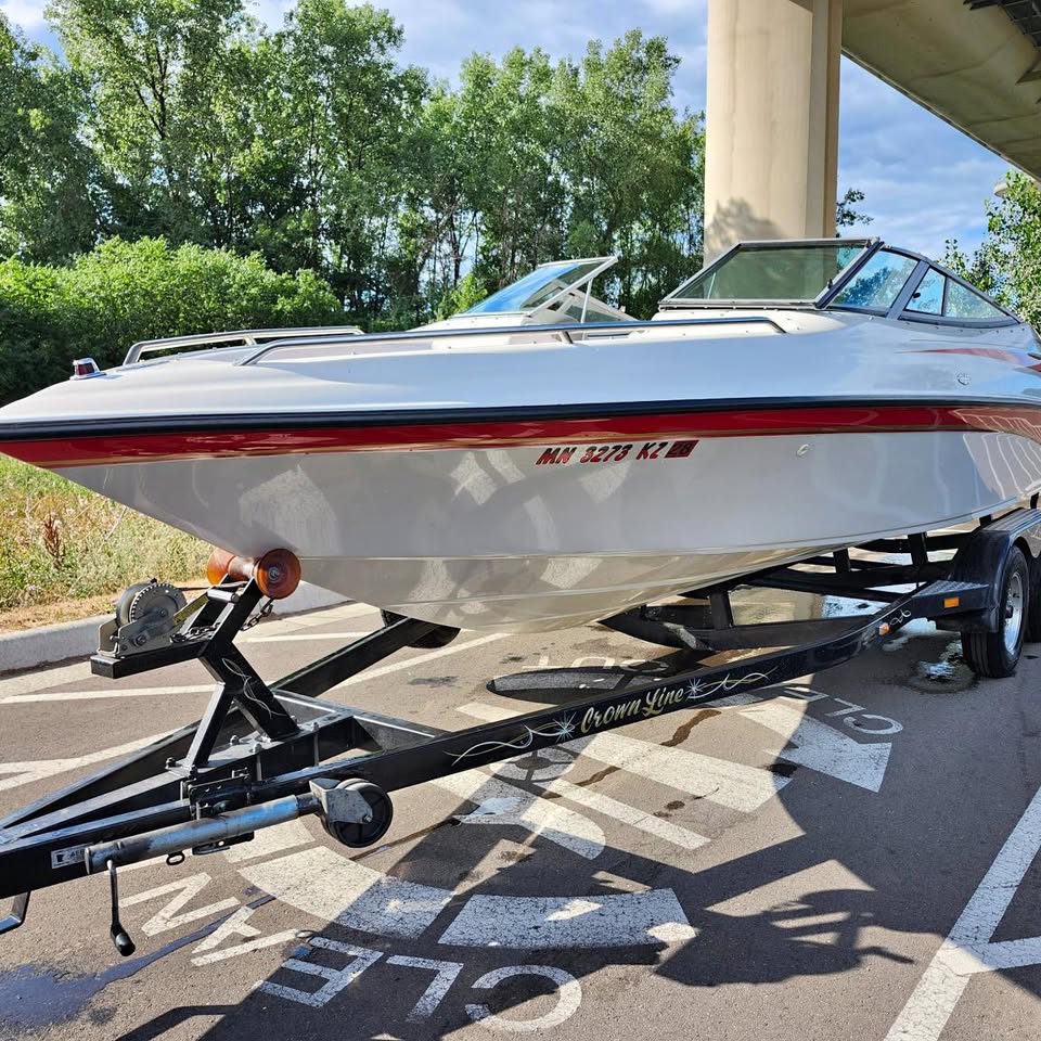 1997 crownline 202br 5.7 V8 for sale in Stillwater, MN
