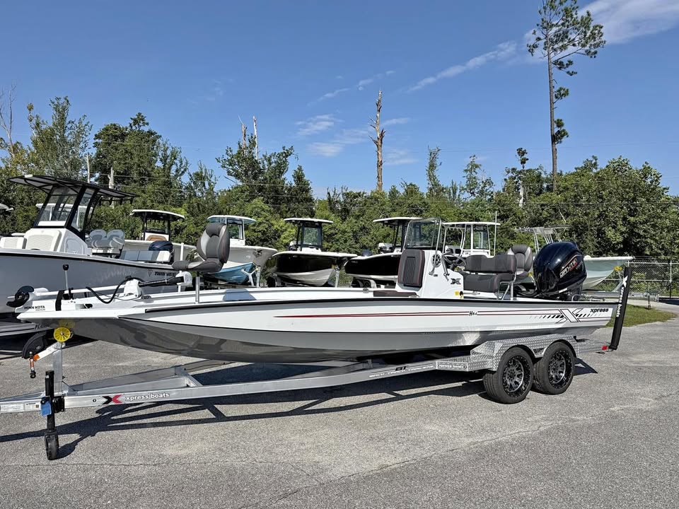 2027 Xpress Hyper-Lift Bay Series H24B-SEADECK 0 Hours for sale in Pensacola, FL